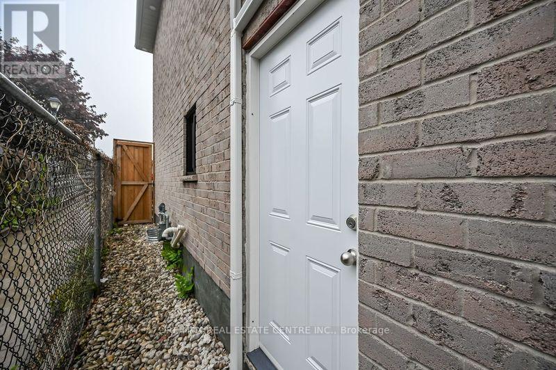 Lower Unit - 31 Joseph Court, Hamilton, Ontario  L9C 7J4 - Photo 2 - X13695538