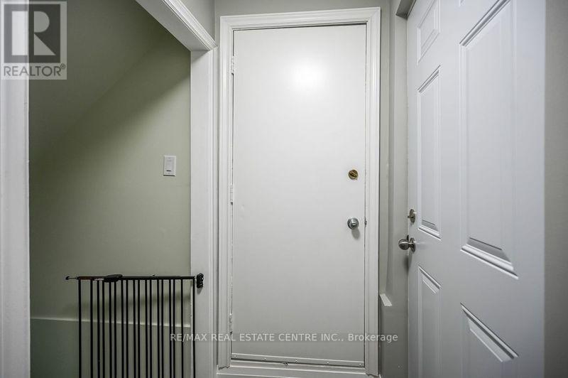 Lower Unit - 31 Joseph Court, Hamilton, Ontario  L9C 7J4 - Photo 4 - X13695538