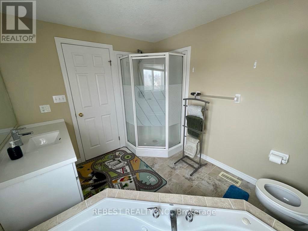 655 Interlaken Drive, Waterloo, Ontario  N2T 2Y5 - Photo 29 - X13695638
