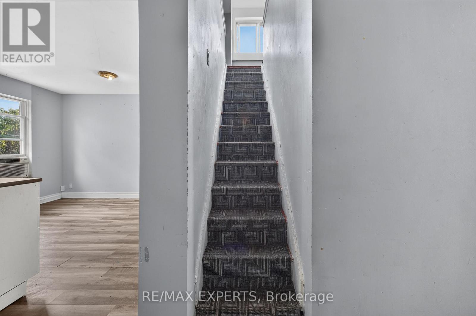 99 Leeming Street, Hamilton, Ontario  L8L 5T5 - Photo 29 - X13695734