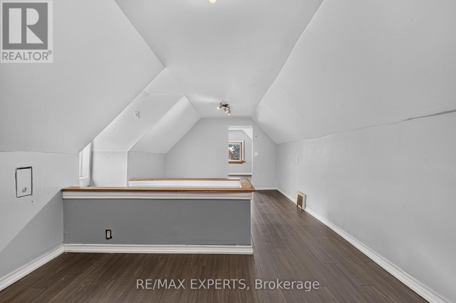 99 Leeming Street, Hamilton, Ontario  L8L 5T5 - Photo 32 - X13695734