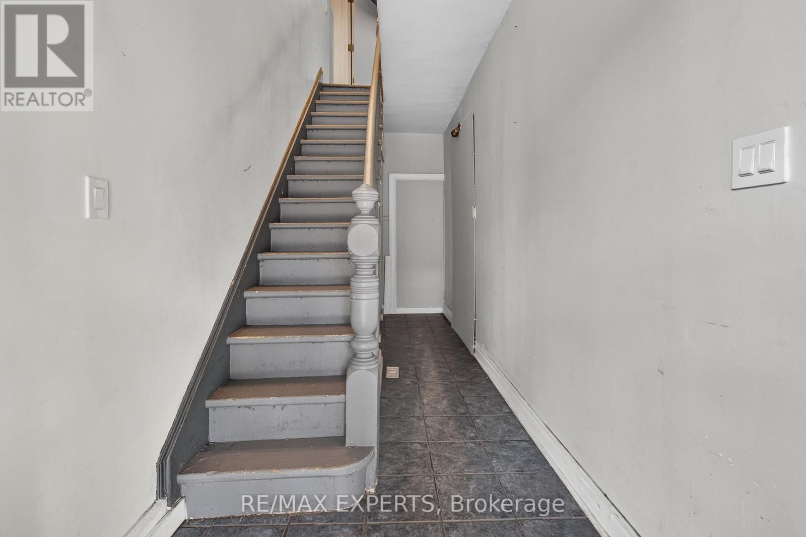 99 Leeming Street, Hamilton, Ontario  L8L 5T5 - Photo 4 - X13695734