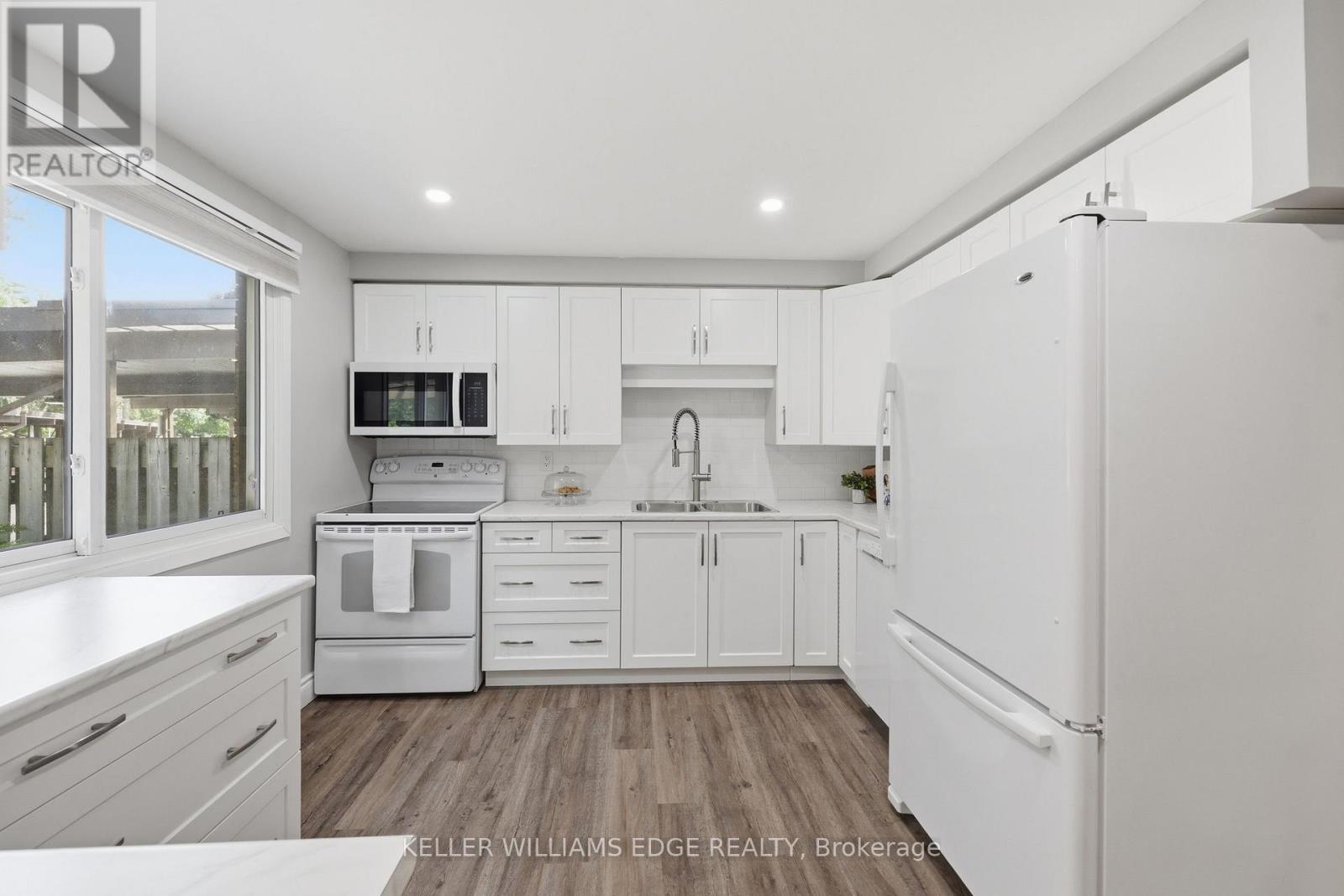 25 Flint Drive, Kitchener, Ontario  N2E 1S8 - Photo 11 - X13695824