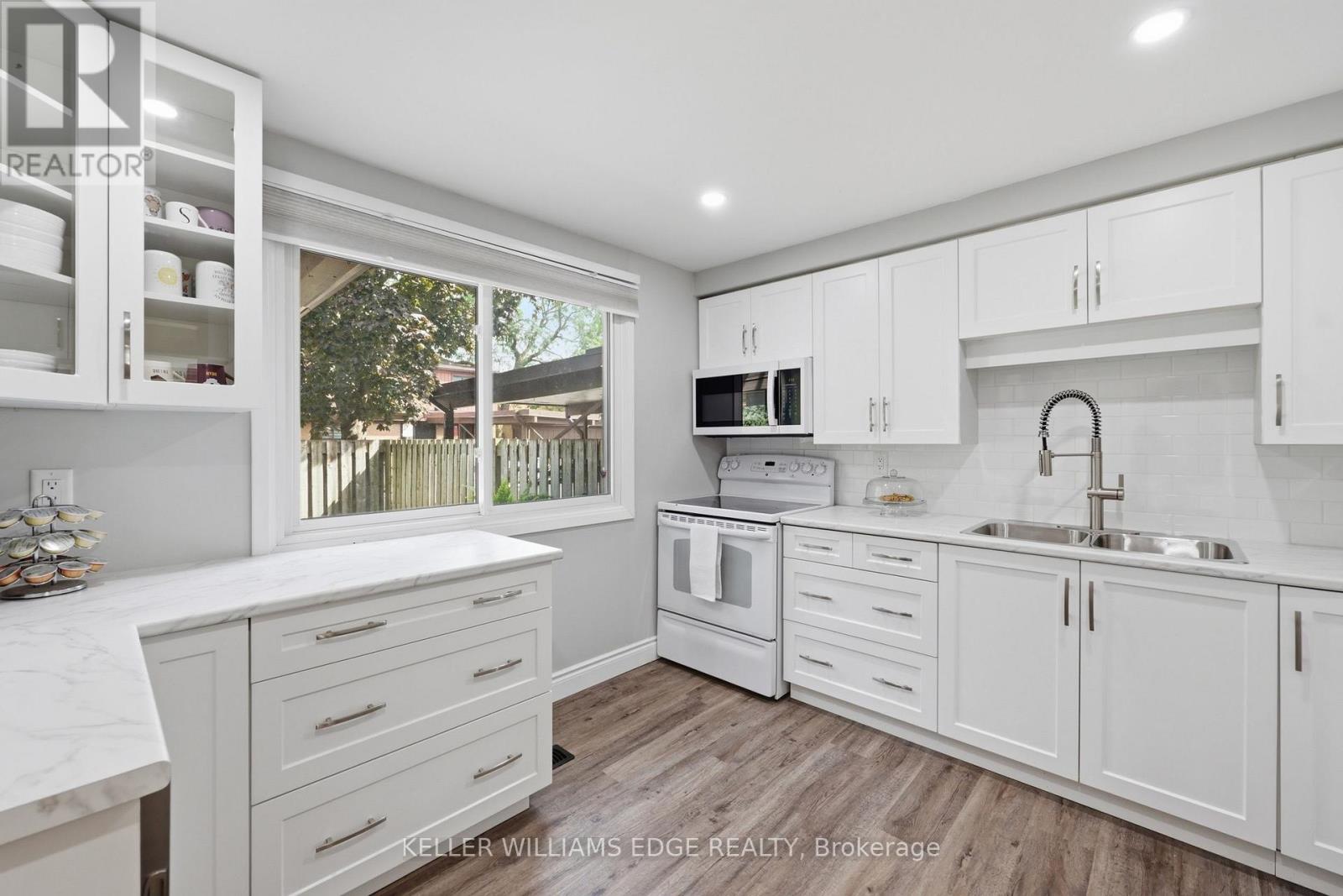 25 Flint Drive, Kitchener, Ontario  N2E 1S8 - Photo 12 - X13695824