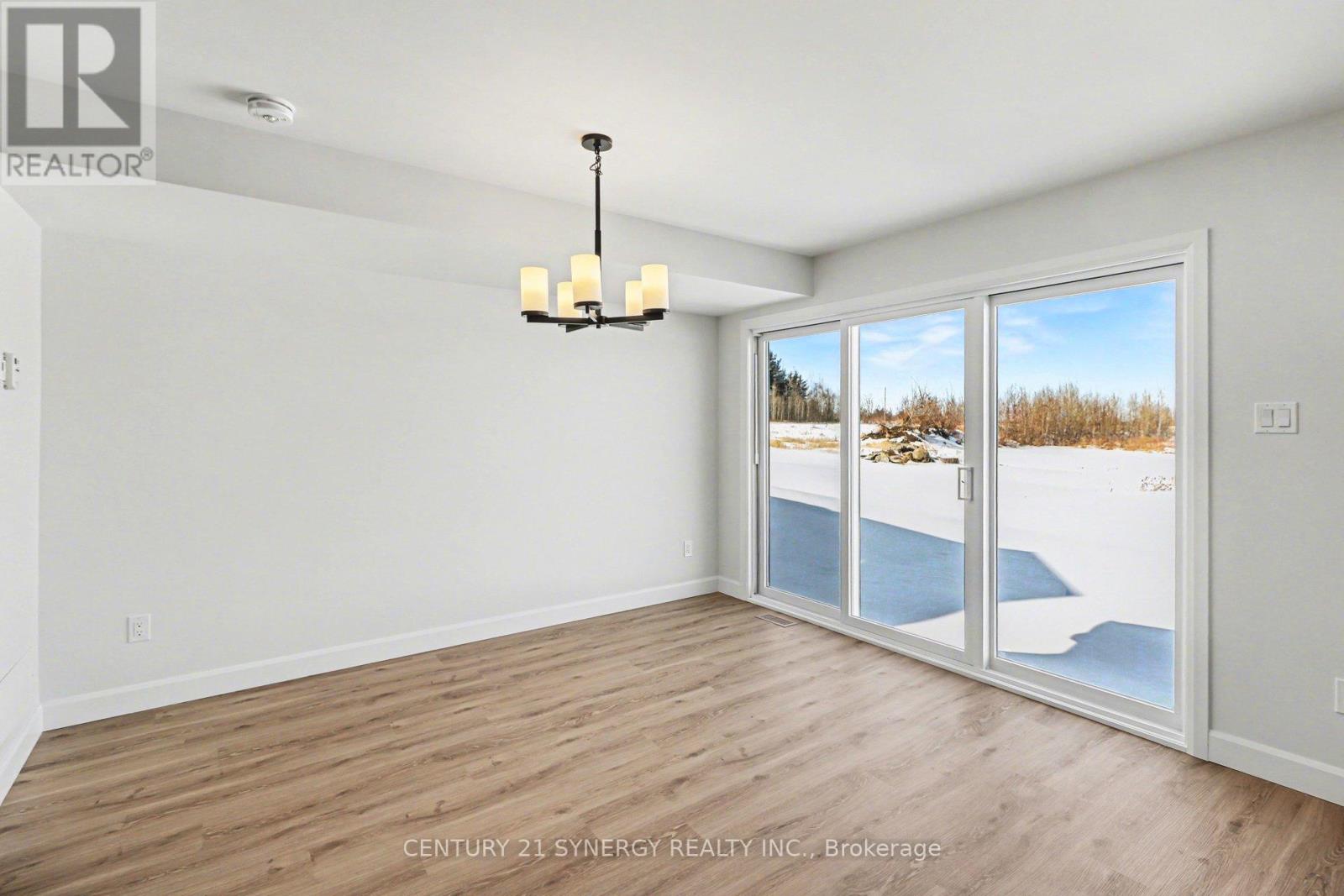 71 Villeneuve Street, North Stormont, Ontario  K0C 1W0 - Photo 13 - X12841886