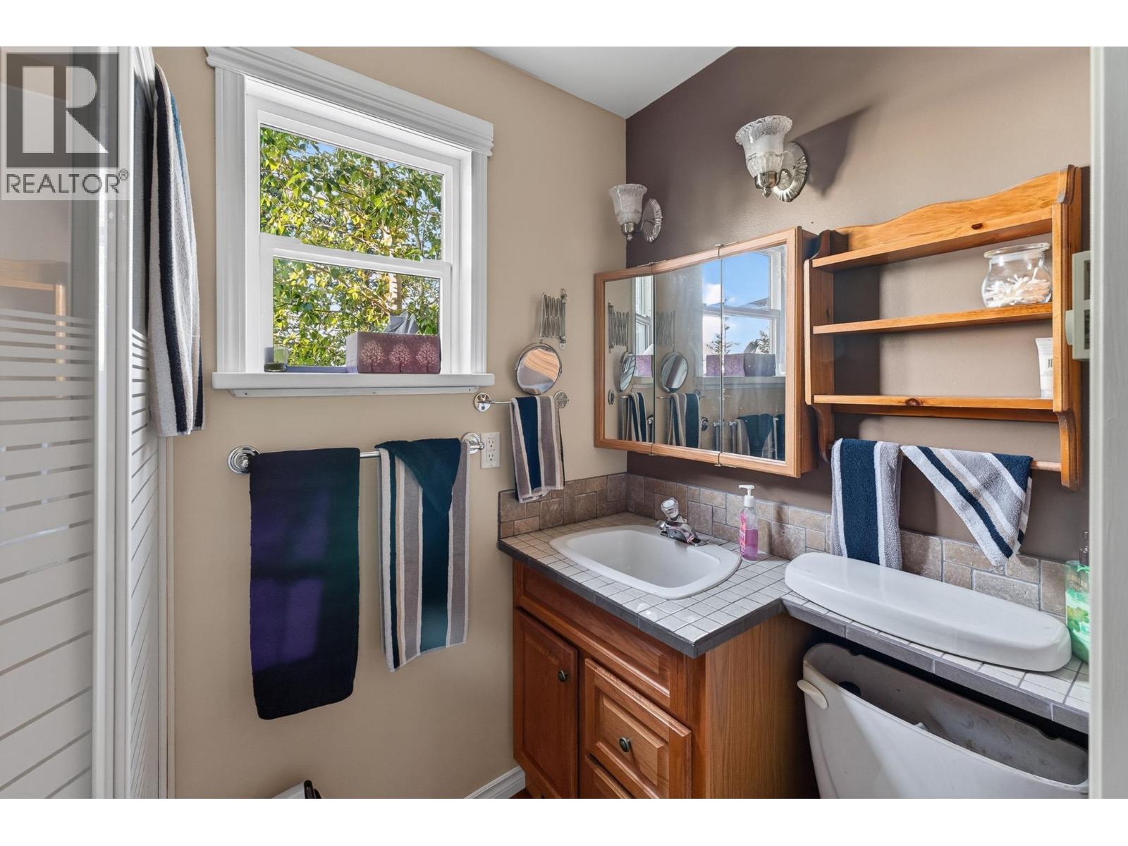 52200 Lloyd Drive, Cluculz Lake, British Columbia  V0J 3A3 - Photo 14 - R3156166