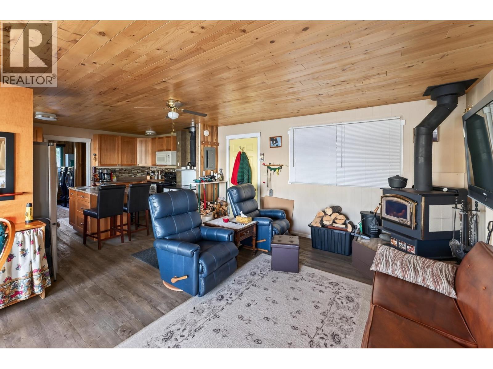 52200 Lloyd Drive, Cluculz Lake, British Columbia  V0J 3A3 - Photo 8 - R3156166