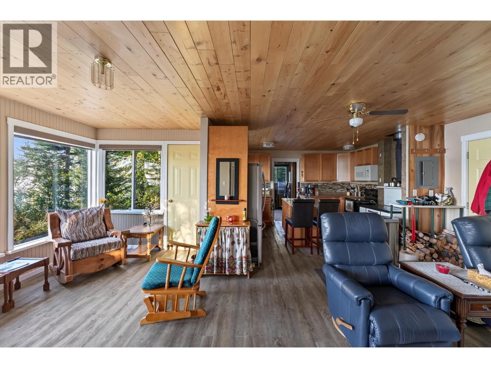 52200 Lloyd Drive, Cluculz Lake, British Columbia  V0J 3A3 - Photo 7 - R3156166
