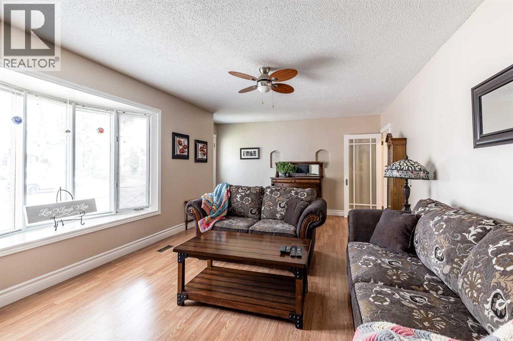 109 4 Street SE, Medicine Hat, Alberta  T1A 0J7 - Photo 9 - A2336390