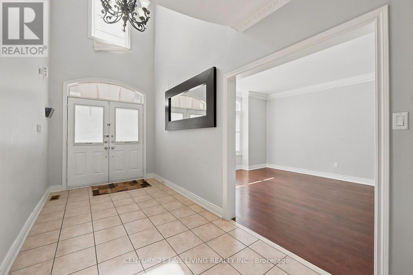 38 Eiffel Boulevard, Brampton, Ontario  L6P 1W3 - Photo 4 - W13695768