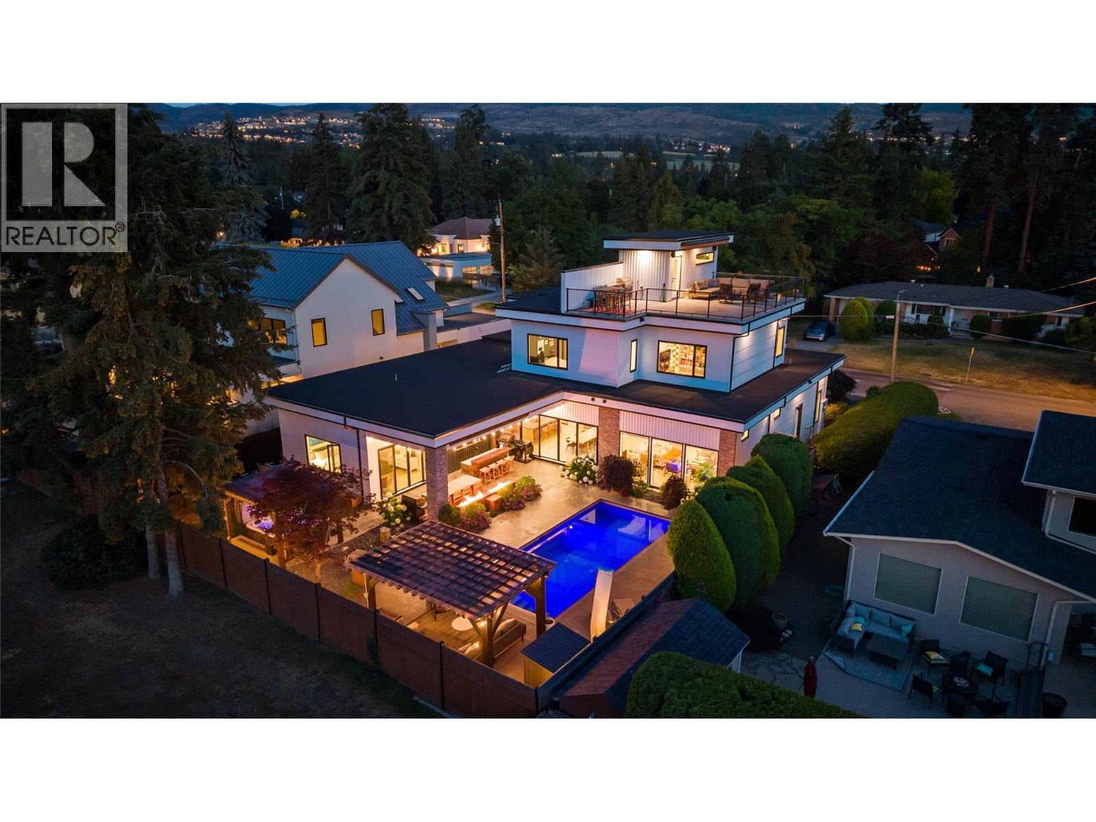 452 Knowles Road, Kelowna, British Columbia  V1W 1H3 - Photo 2 - 10395522