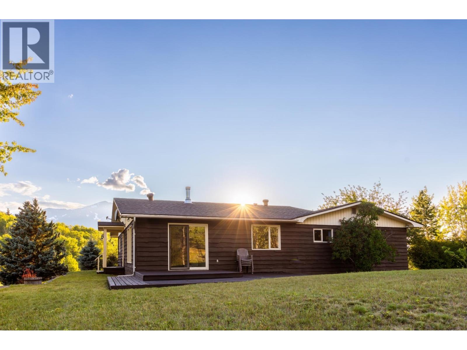 6640 Snake Road, Smithers, British Columbia  V0J 2N7 - Photo 10 - R3157517