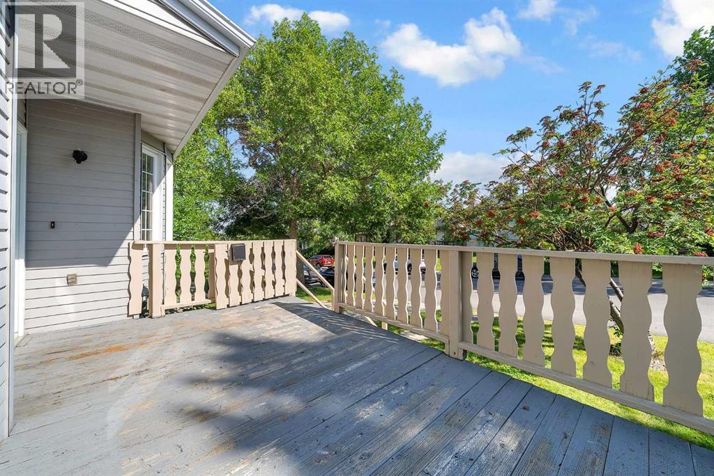 28 Macewan Meadow Link Nw, Calgary, Alberta  T3K 3H4 - Photo 3 - A2330999