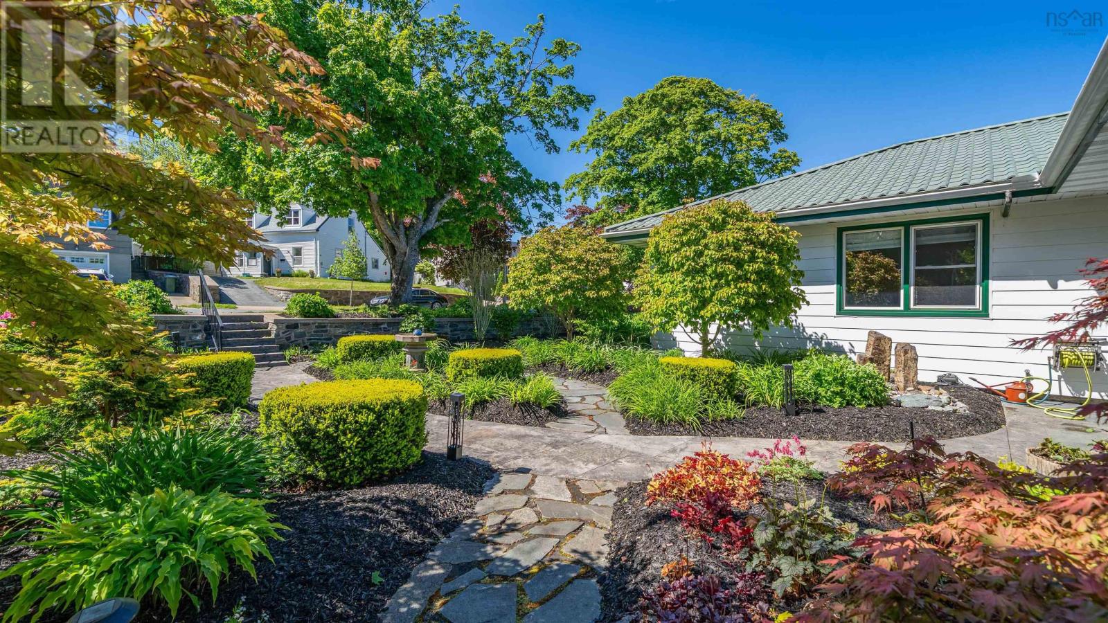 15 Lakeview Avenue, Dartmouth, Nova Scotia  B3A 3S8 - Photo 3 - 202614061