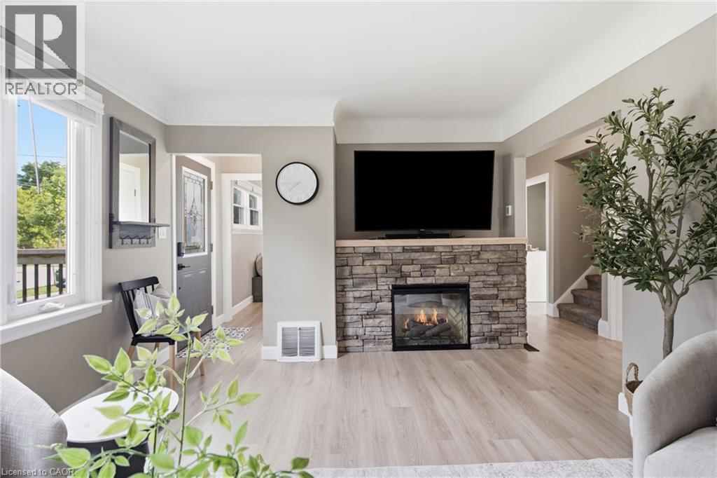 20 Hillview Street, Kitchener, Ontario  N2H 5P8 - Photo 5 - 40856066
