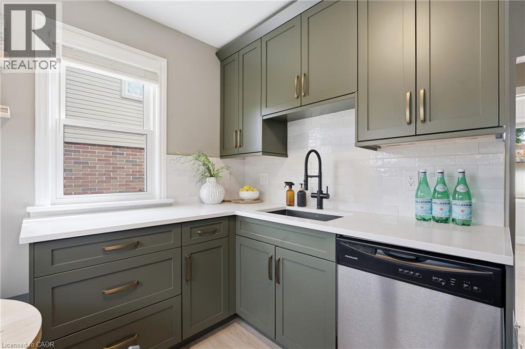 20 Hillview Street, Kitchener, Ontario  N2H 5P8 - Photo 8 - 40856066