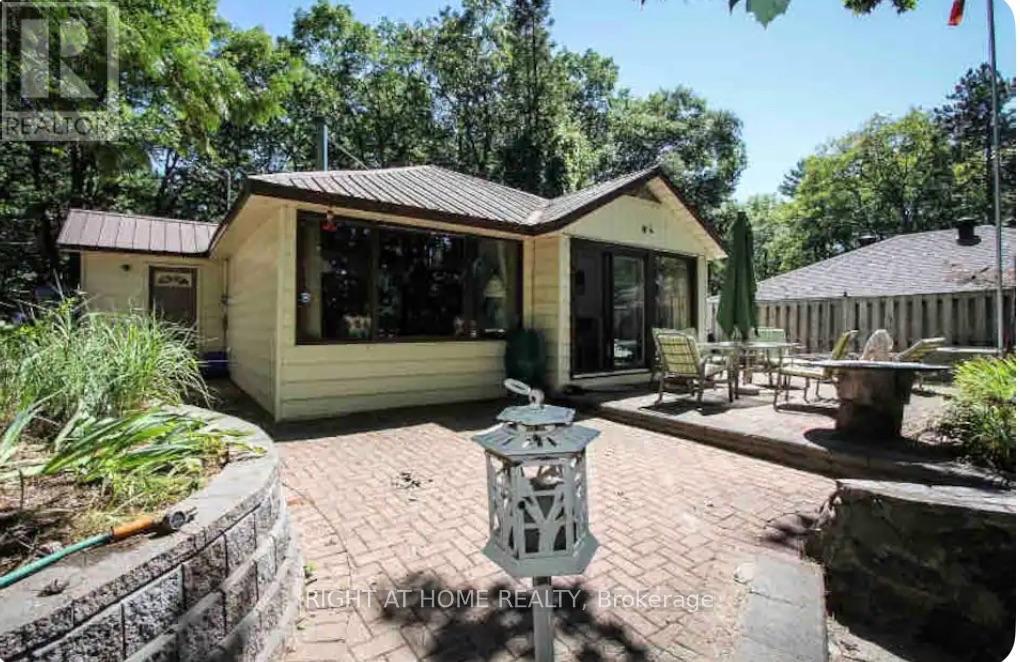 27 Balmoral Avenue, Tiny, Ontario  L0L 1P0 - Photo 15 - S13691464