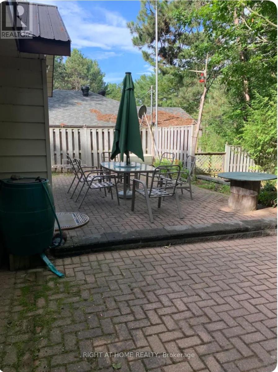 27 Balmoral Avenue, Tiny, Ontario  L0L 1P0 - Photo 8 - S13691464