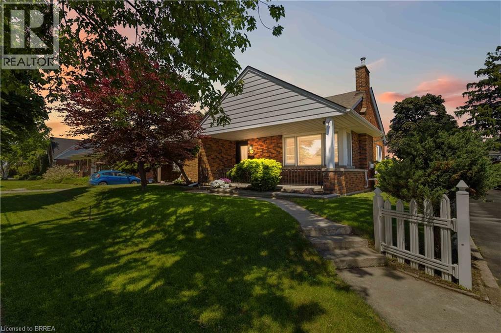 134 Queensway Drive, Brantford, Ontario  N3R 4X3 - Photo 2 - 40836004