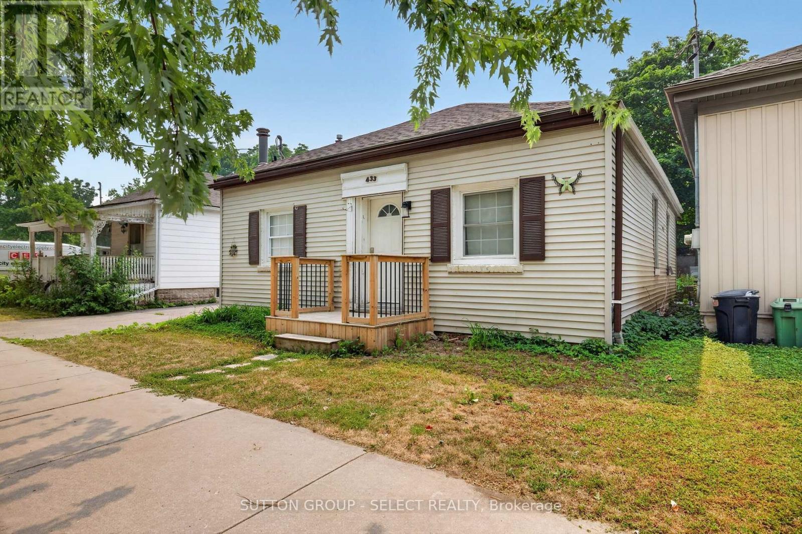 $829,000433 South Street, London East, Ontario