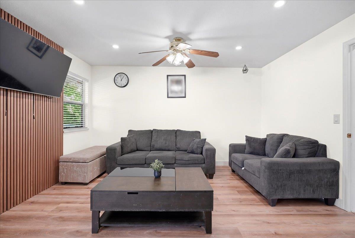 31015 Upper Maclure Road, Abbotsford, British Columbia  V2T 5J5 - Photo 15 - R3157300