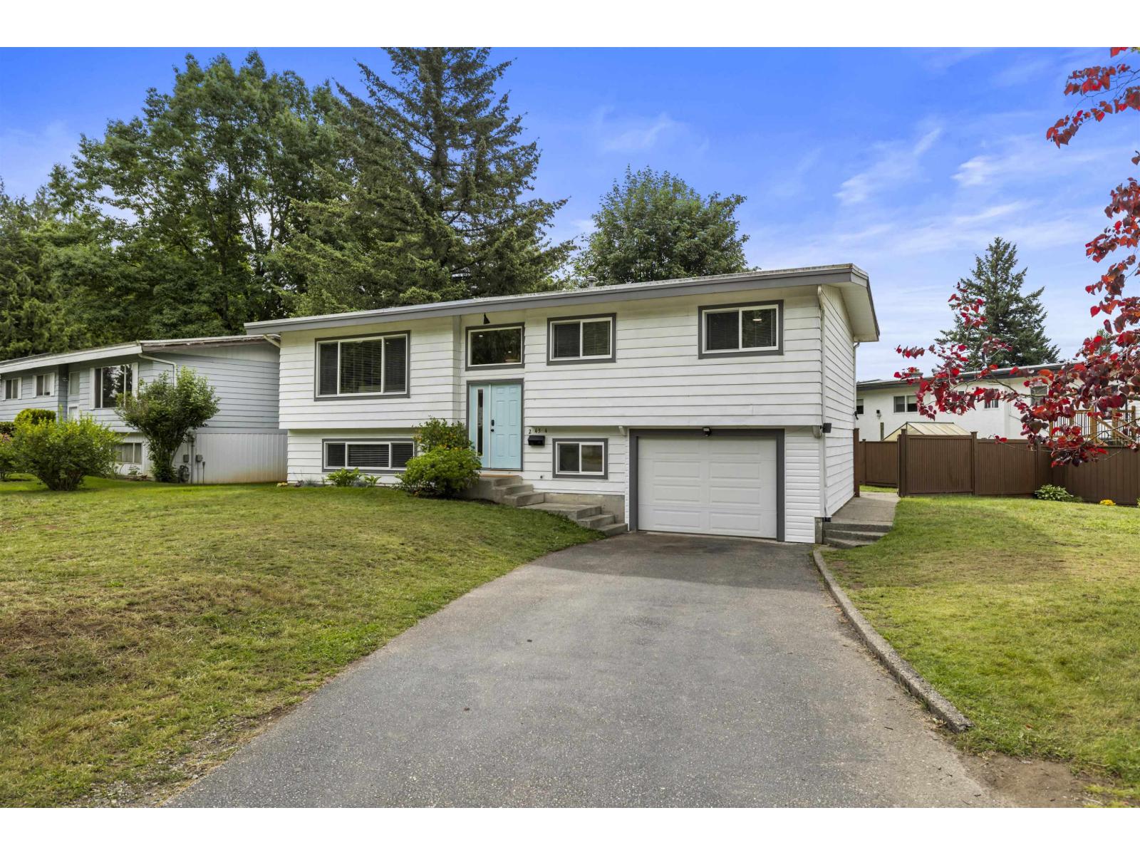 2454 Aladdin Crescent, Abbotsford, British Columbia  V2S 5K7 - Photo 2 - R3157324