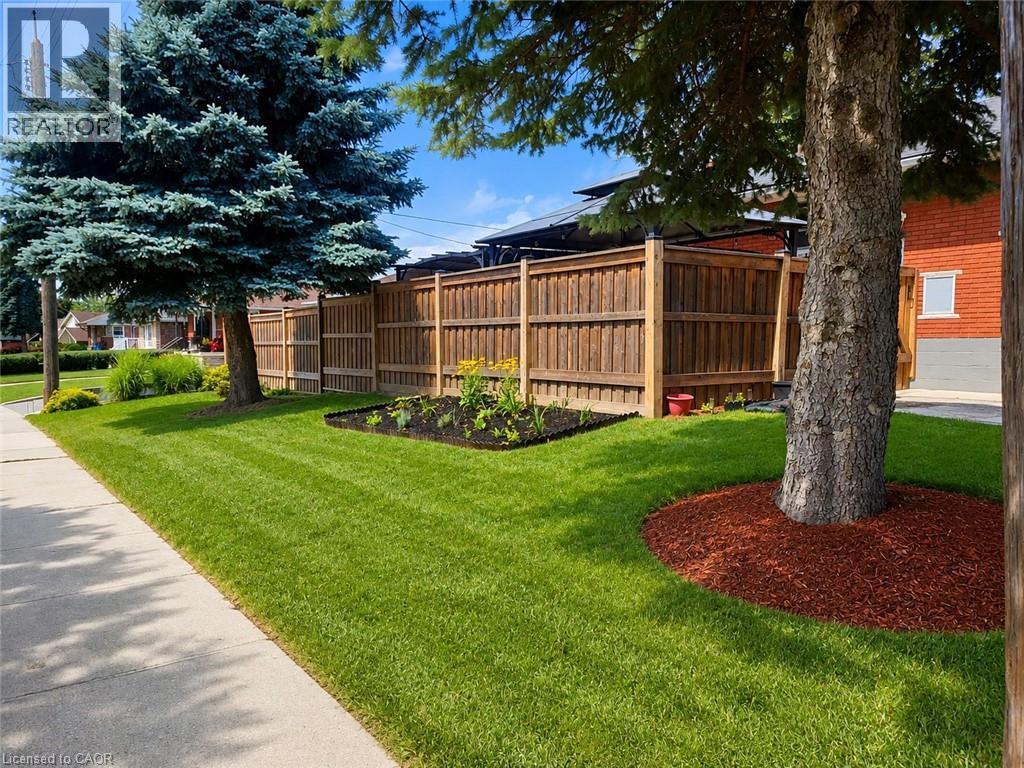 144 Rendell Boulevard, Hamilton, Ontario  L8T 3P6 - Photo 2 - 40856346
