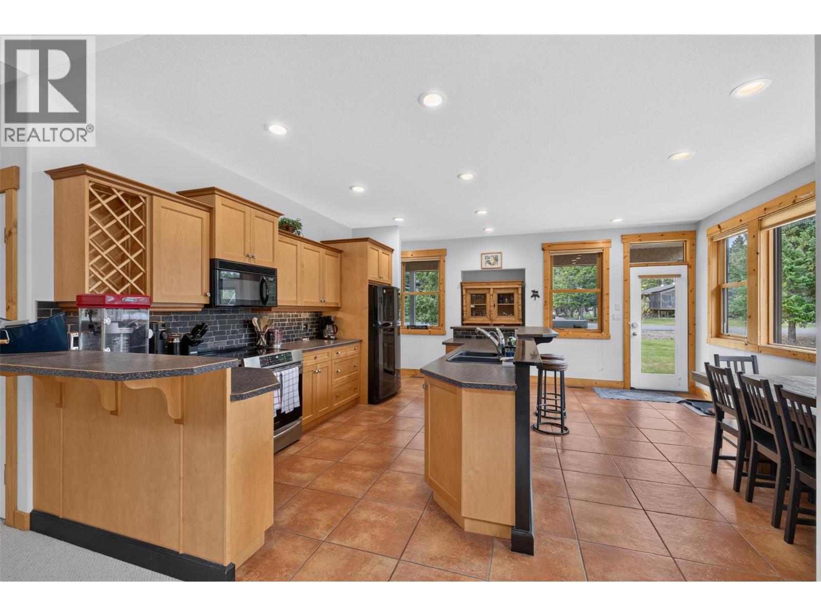 5853 Juniper Road, Fairmont Hot Springs, British Columbia  V0B 1L2 - Photo 13 - 10398230