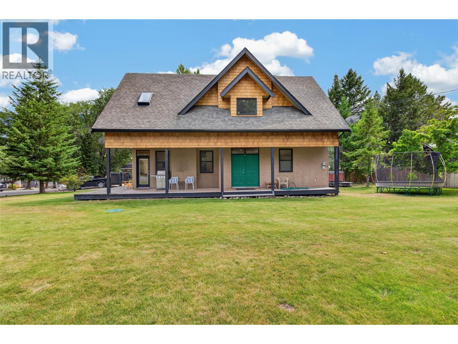 5853 Juniper Road, Fairmont Hot Springs, British Columbia  V0B 1L2 - Photo 7 - 10398230