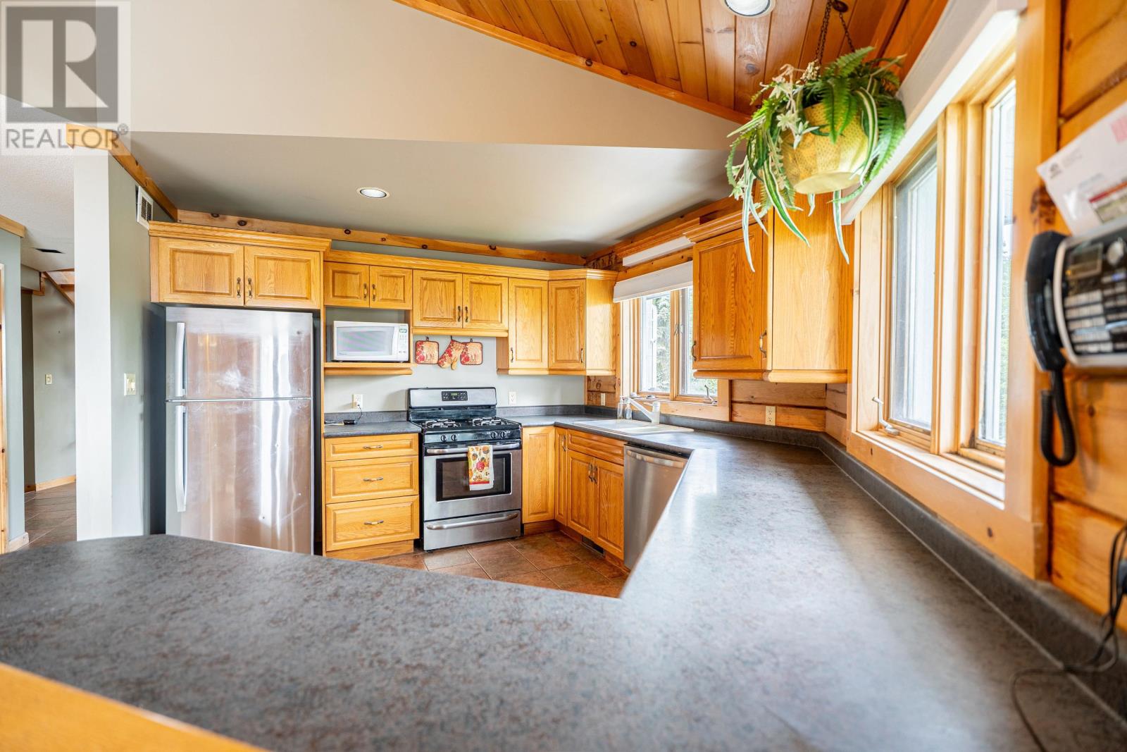 106 Island Ave, Neebing, Ontario  P7L 0C1 - Photo 4 - TB2602438