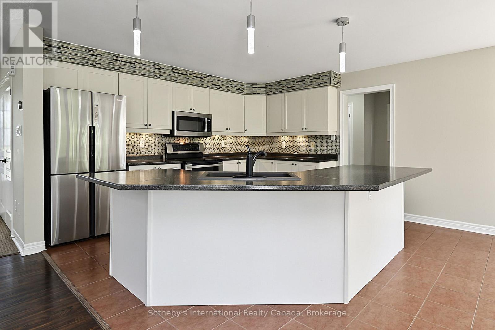 28 Barrington Trail E, Collingwood, Ontario L9Y 0G1 - Photo 18 - S13696022