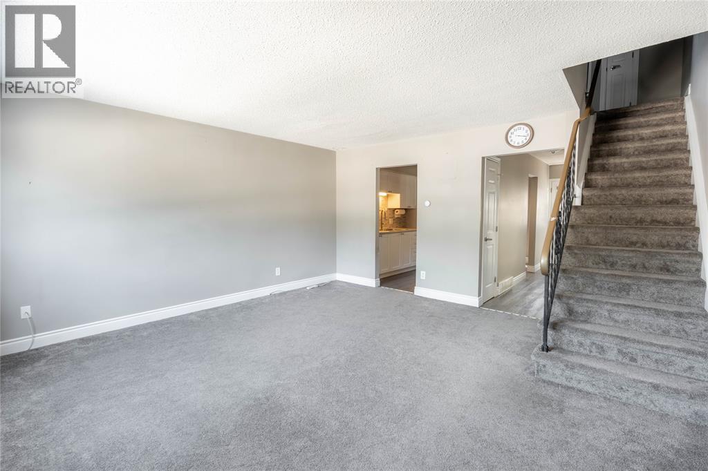 301 Edgewood Street Unit# 2, Sarnia, Ontario  N7S 4X7 - Photo 4 - 26020372