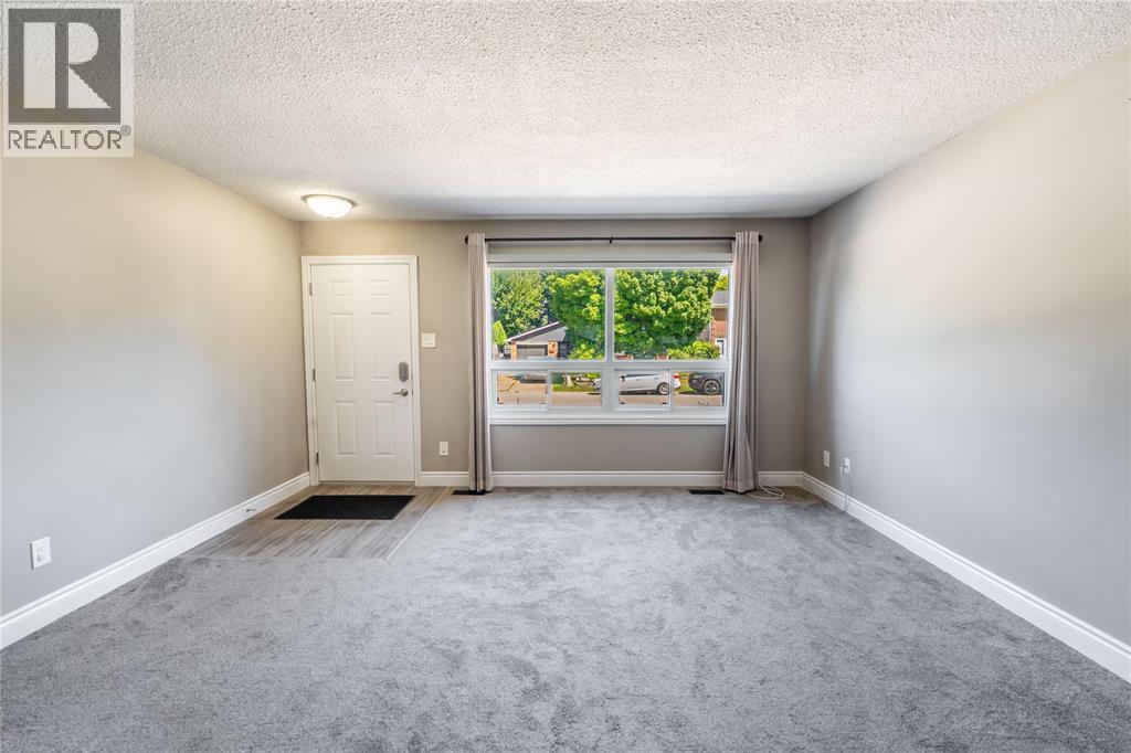 301 Edgewood Street Unit# 2, Sarnia, Ontario  N7S 4X7 - Photo 6 - 26020372