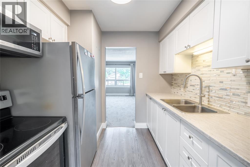 301 Edgewood Street Unit# 2, Sarnia, Ontario  N7S 4X7 - Photo 8 - 26020372