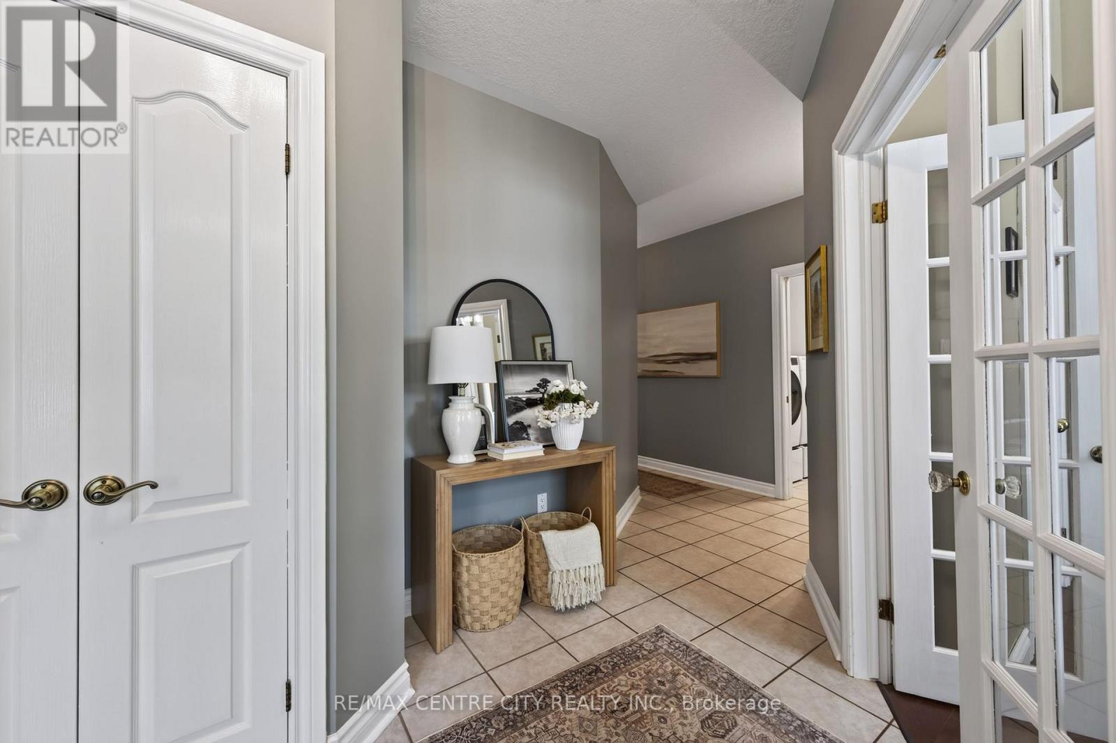 176 Optimist Park Drive, London South, Ontario  N6K 4M2 - Photo 4 - X13695806