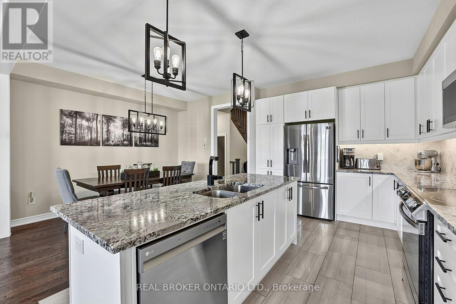 313 Silk Twist Drive, East Gwillimbury, Ontario  L9N 0V4 - Photo 5 - N13695992