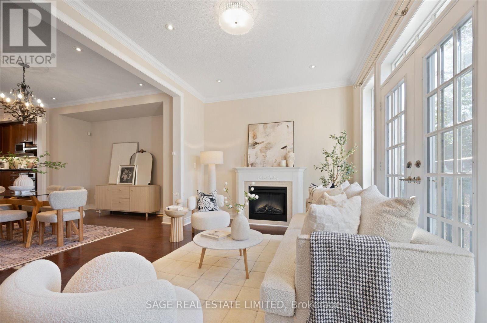 19 Roseberry Road, Markham, Ontario L6G 0C3 - Photo 4 - N13696024