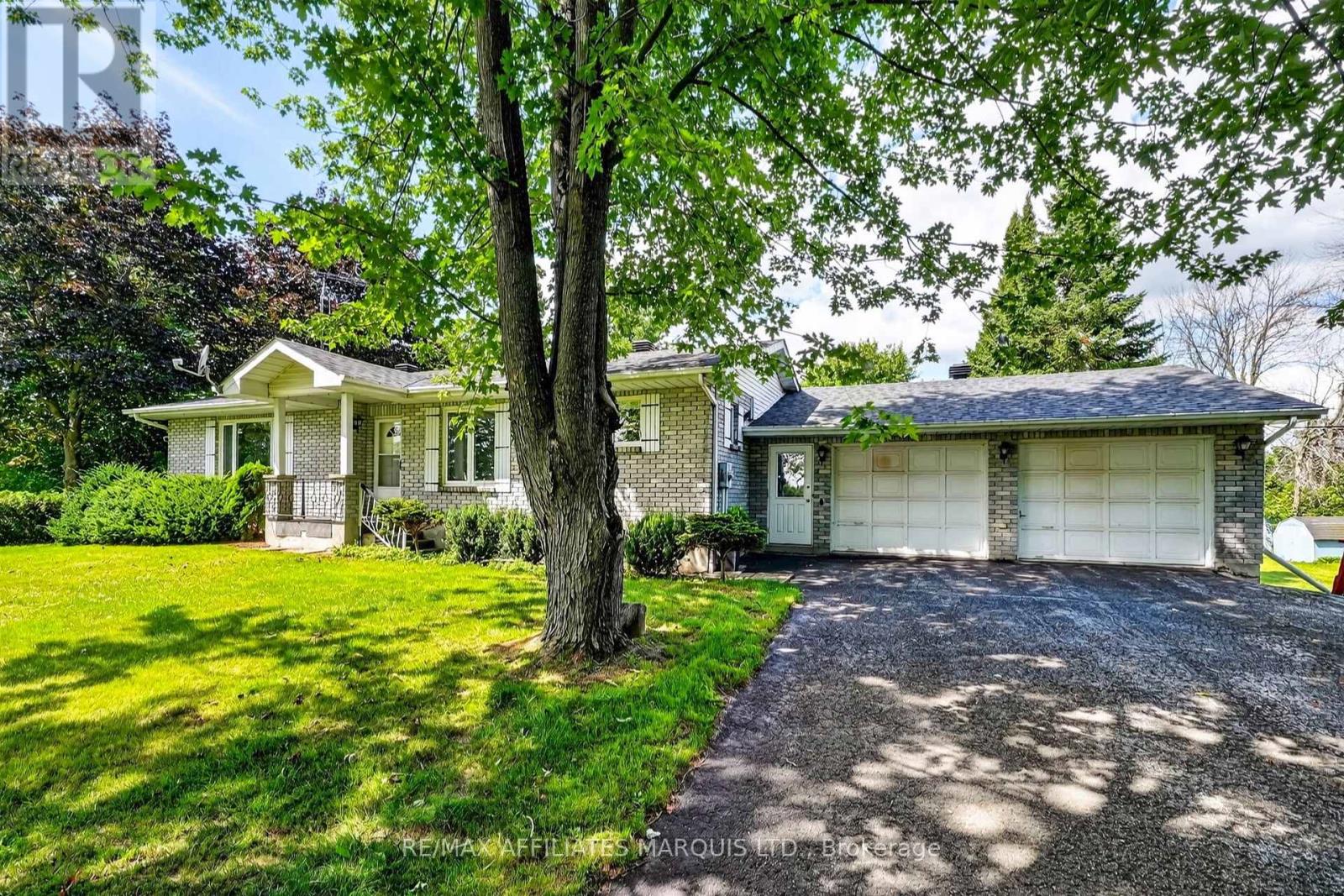 19485 Glen Road, South Glengarry, Ontario  K0C 2J0 - Photo 2 - X13695998