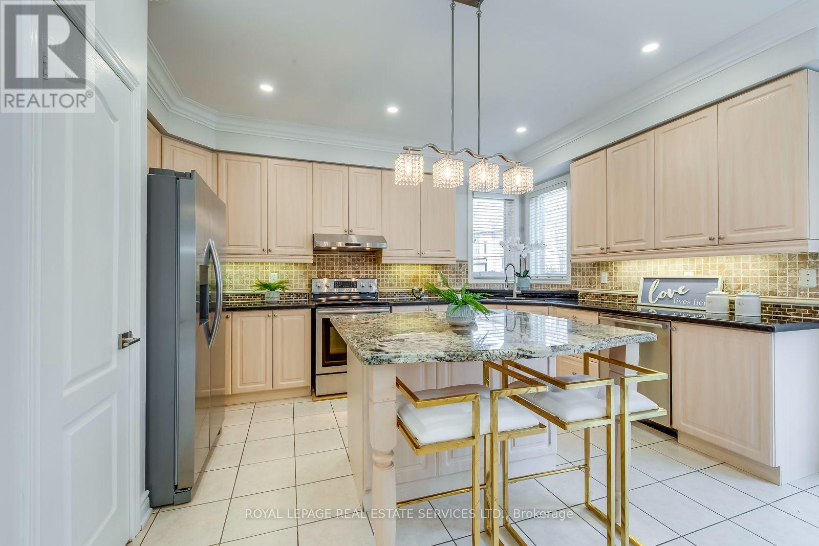 303 Burloak Drive, Oakville, Ontario  L6L 6T6 - Photo 19 - W13695906
