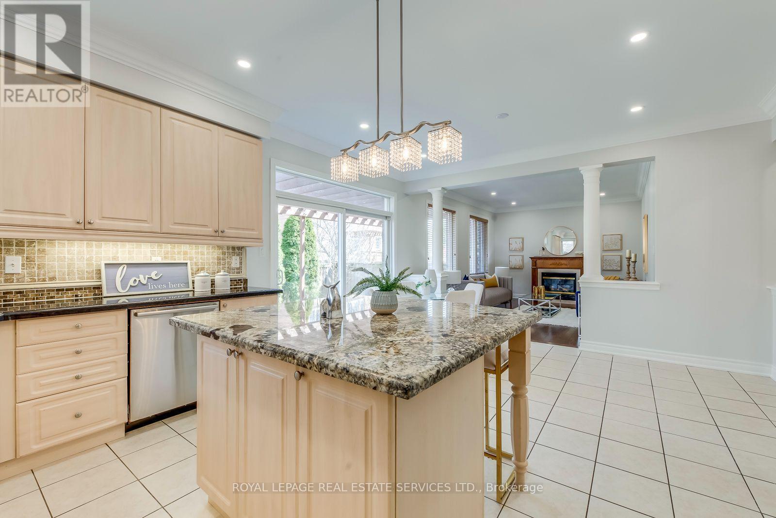 303 Burloak Drive, Oakville, Ontario  L6L 6T6 - Photo 23 - W13695906