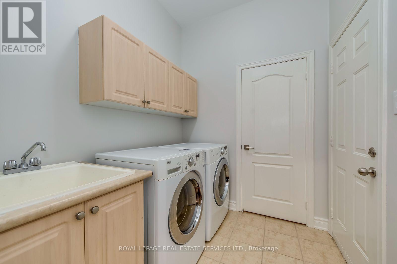 303 Burloak Drive, Oakville, Ontario  L6L 6T6 - Photo 27 - W13695906