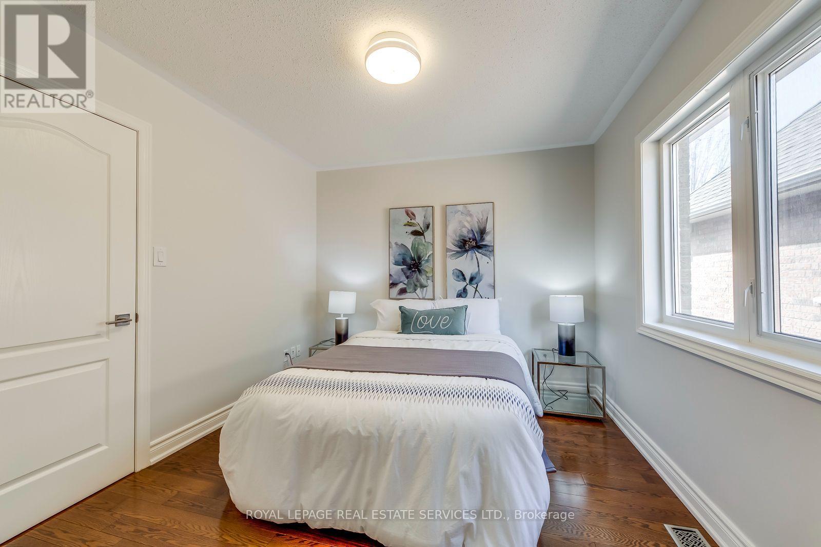 303 Burloak Drive, Oakville, Ontario  L6L 6T6 - Photo 40 - W13695906