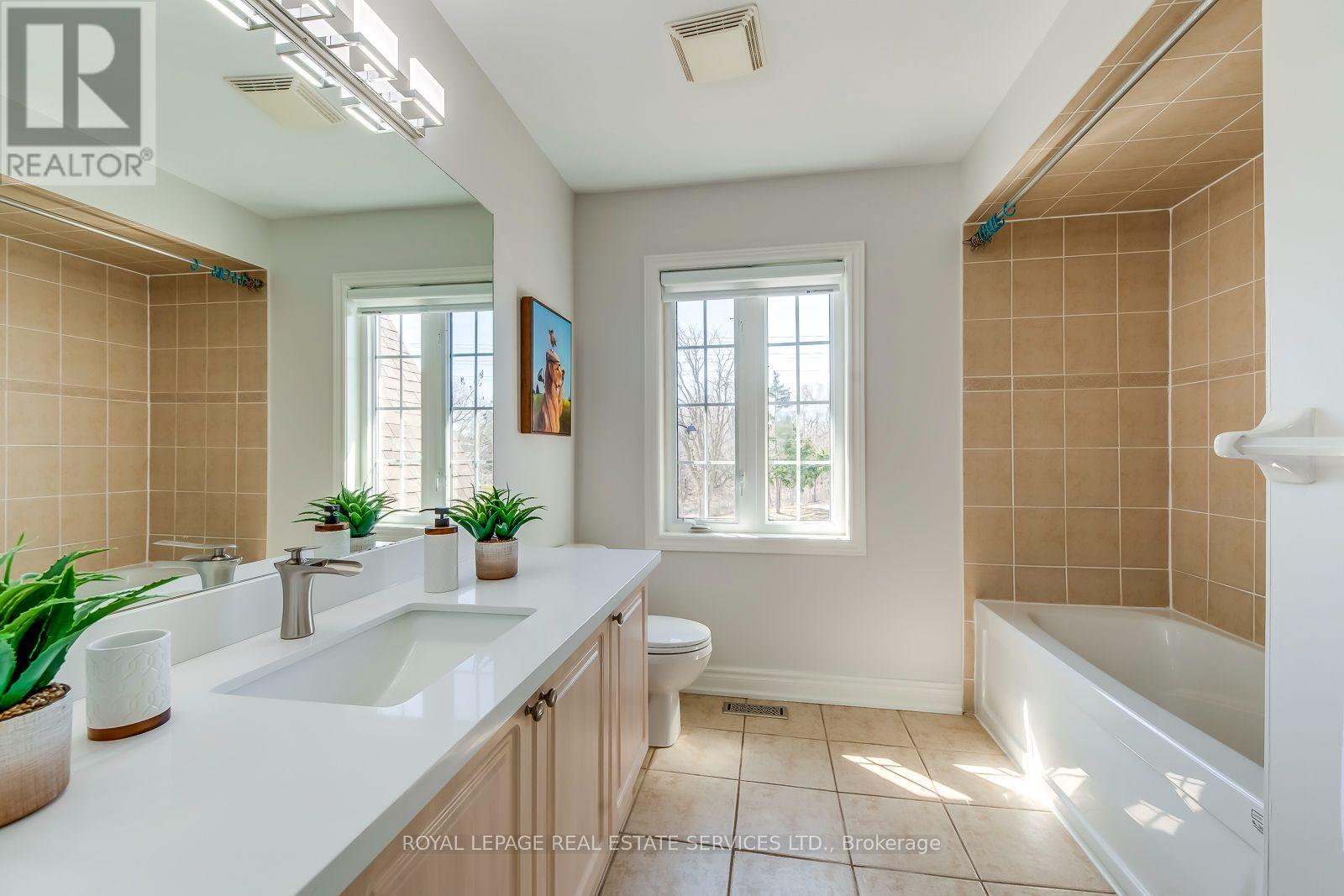 303 Burloak Drive, Oakville, Ontario  L6L 6T6 - Photo 44 - W13695906
