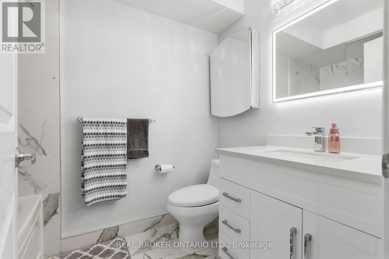 39 Lobo Mews, Toronto, Ontario  M8Z 0B2 - Photo 19 - W13695924