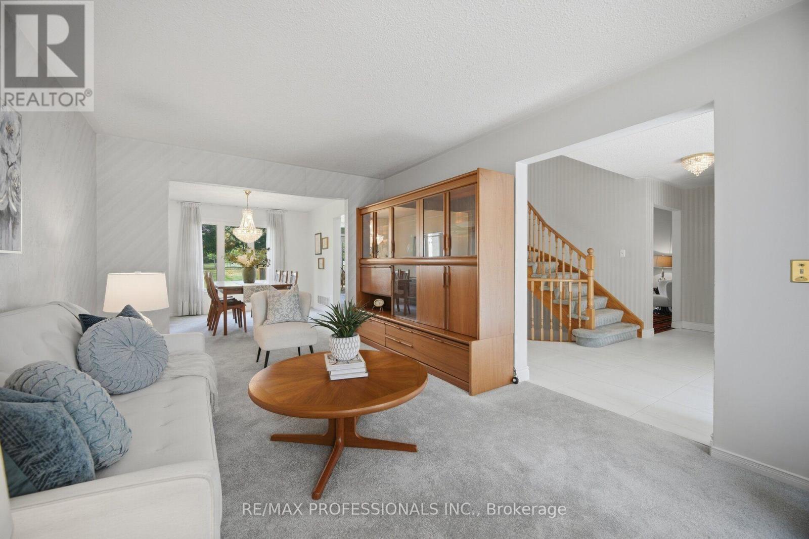 14 Laura Court, Brampton, Ontario  L6S 5E9 - Photo 10 - W13695932