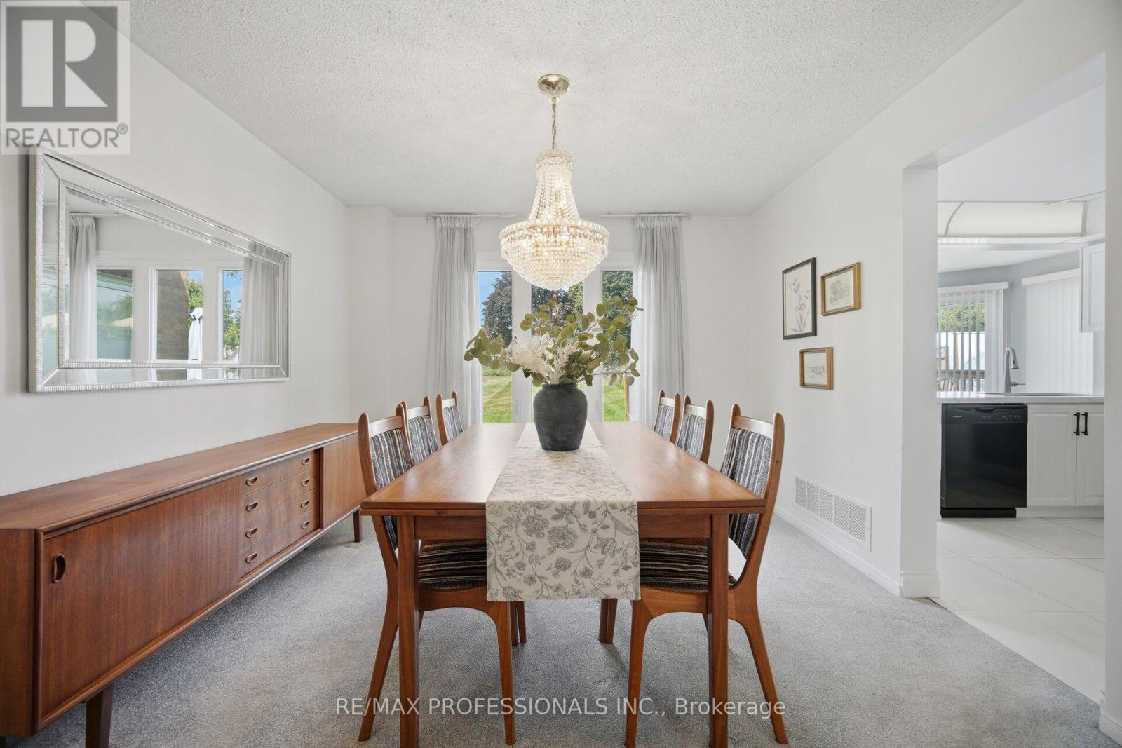 14 Laura Court, Brampton, Ontario  L6S 5E9 - Photo 11 - W13695932