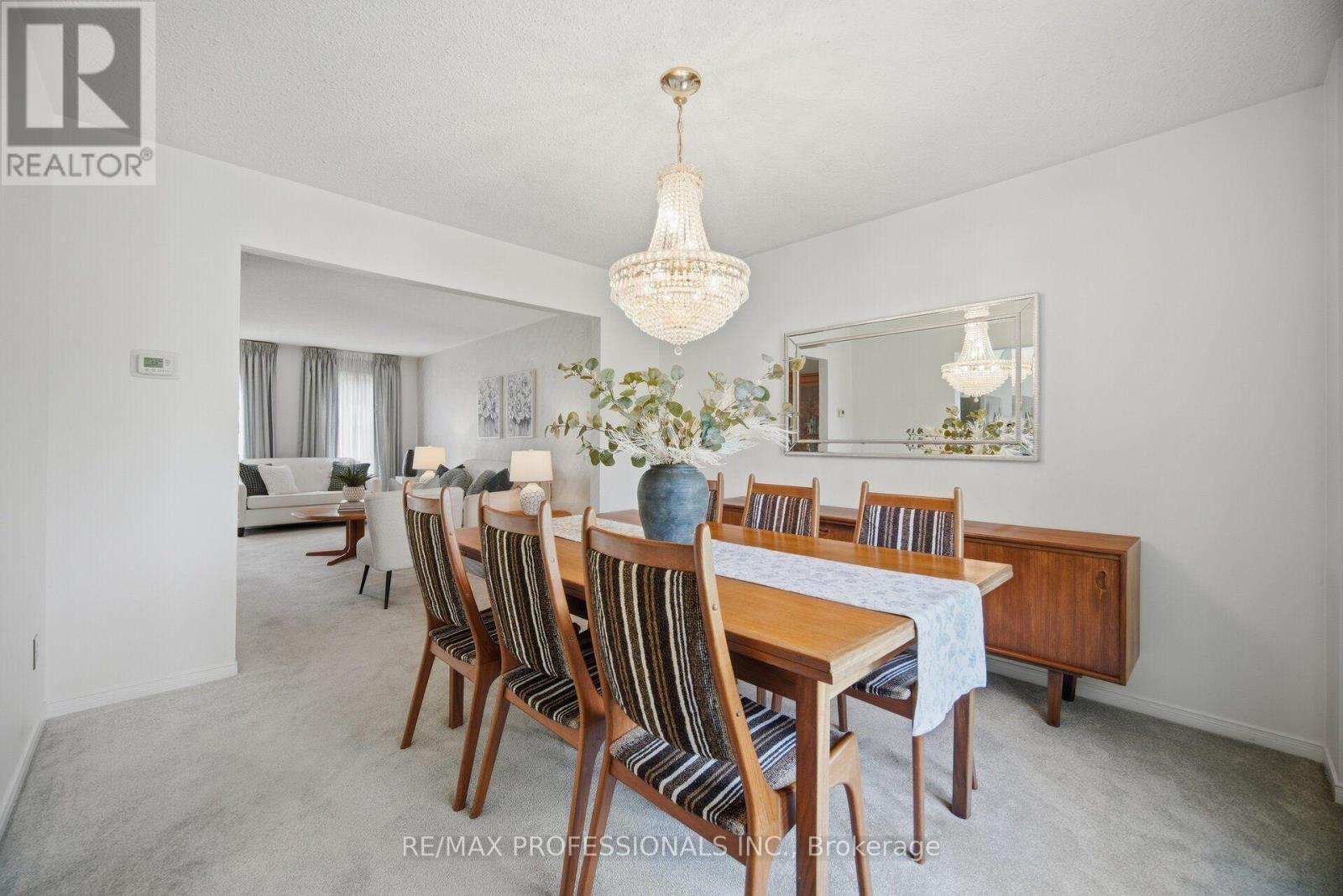 14 Laura Court, Brampton, Ontario  L6S 5E9 - Photo 12 - W13695932