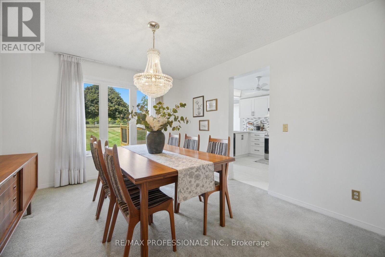 14 Laura Court, Brampton, Ontario  L6S 5E9 - Photo 13 - W13695932
