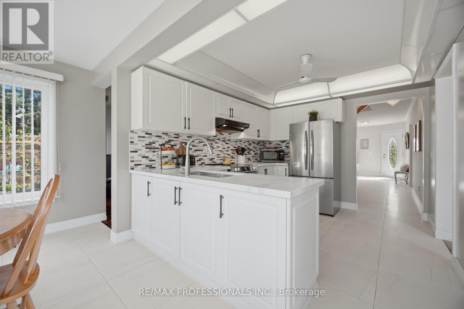 14 Laura Court, Brampton, Ontario  L6S 5E9 - Photo 15 - W13695932