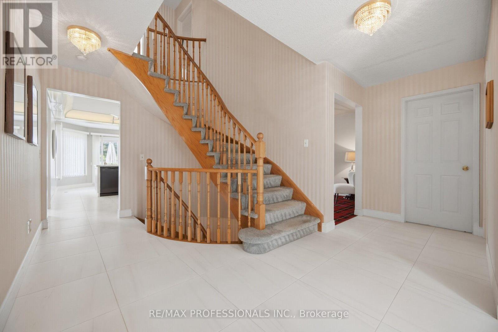 14 Laura Court, Brampton, Ontario  L6S 5E9 - Photo 26 - W13695932